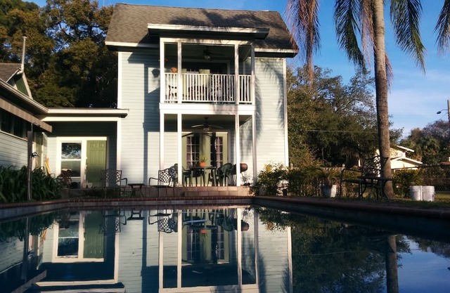2 story cottage in Seminole Heights