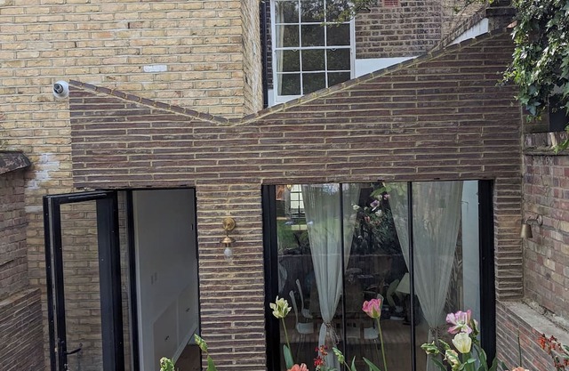 Entire Georgian Townhouse Close to Central London