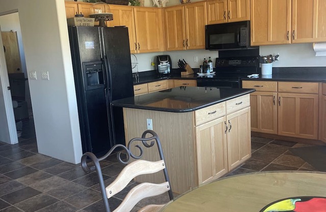 Cozy 1-bedroom house in charming New River with AC