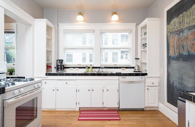 Spacious Condo Near NW 23rd