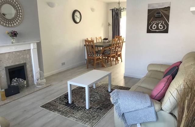 Immaculate 2-Bed House in Coventry
