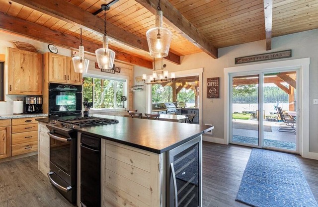 Heron Haven | 2 Cabins | Waterfront | Pizza Oven