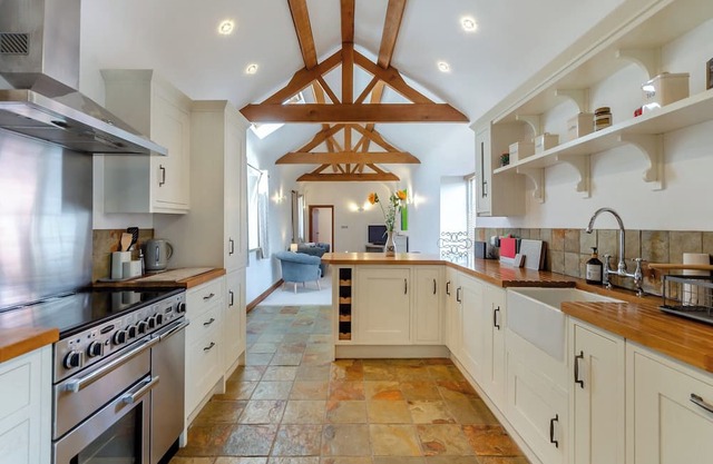 2 bedroom accommodation in Gonerby Grange