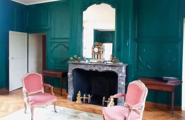 Gîte Dans Château de Caractère en Plein Centre de la France