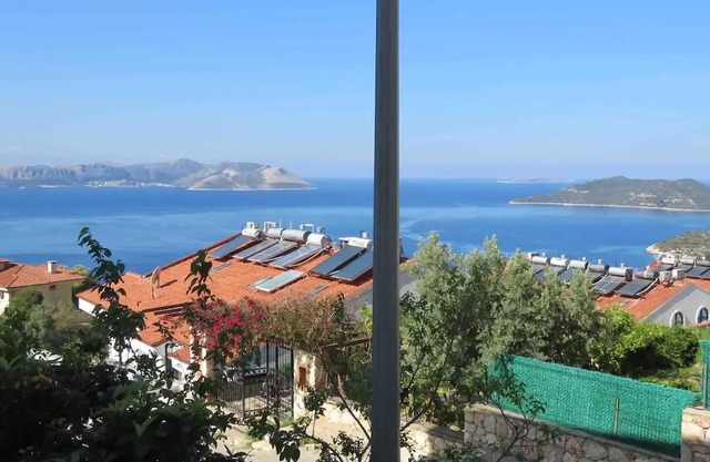 Derinsu Suite Central, Kaş (0-2 & 8+ Ages)