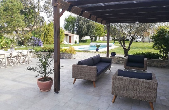 Agréable Maison Avec Piscine Chauffée Près de La Rochelle