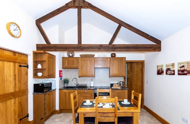 Pass the Keys | Somerset Two Bedroom South Hill Cottage