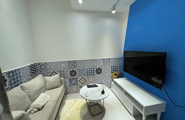 Right Above Metro CKS Memorial Hall, Centeral Getaway 2B