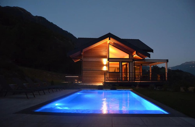 Chalet Neuf, Piscine Chauffée, Jacuzzi, Pétanque