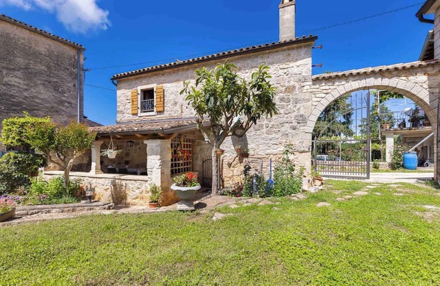 Holiday apartment with washing machine and WiFi