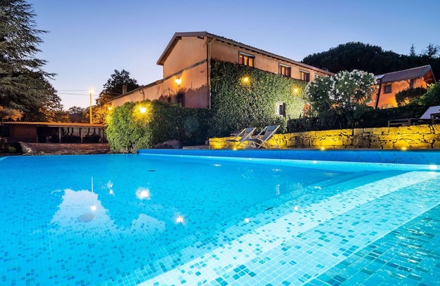 Beautiful private villa for 8 people with private pool, WIFI, TV and parking