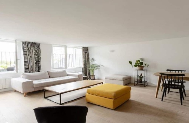 Jardin des Tuileries -luxury living in the Paris 1st arrondissement