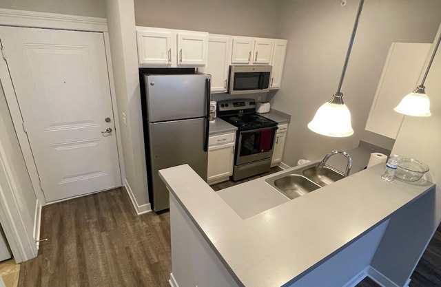 Carmel Apt! 729 square feet!
