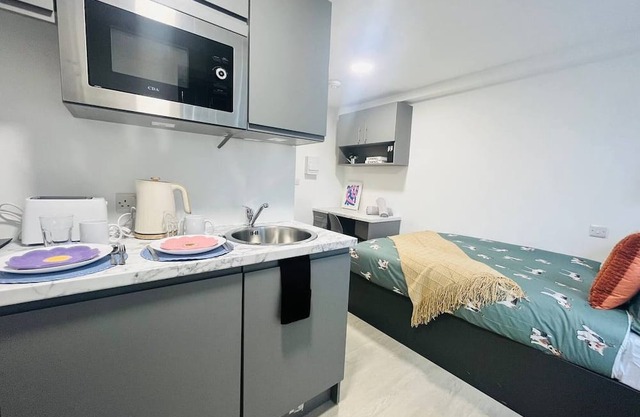 Contemporary Chic Studio in Stretford