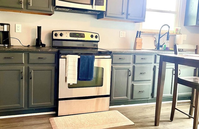 Pet friendly 3bdr with King