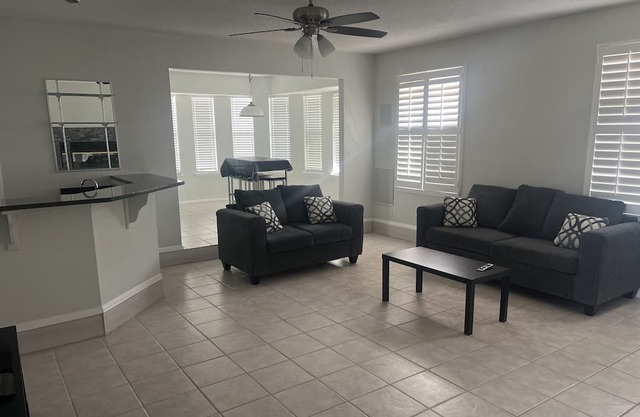 Beautiful house near huge park and hiking/biking trails