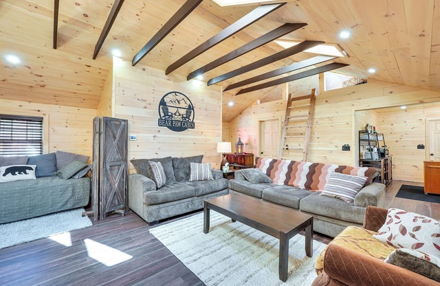 Peaceful Catskills Cabin: 5 Mi to Bethel Woods!