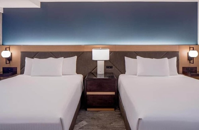 Queen Room Near CenturyLink SAN