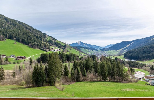 Apartment 'Landhaus Sonnenzauber Sonnenschein2' with Mountain View, Balcony and Wi-Fi
