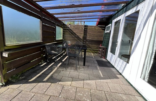 Charming Holiday Home Maridu Wadden Cabin in the Heart of Friesland