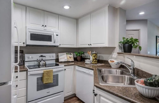 Home away from Home 1 large private bedroom + Bathroom