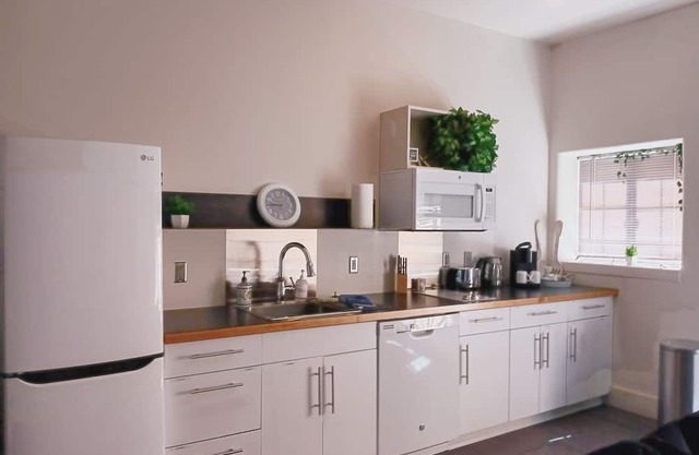 cozy queen hideaway is located in the historical down town Tucson area.