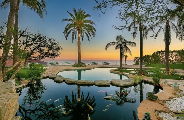 Spacious 7-bedroom house with WiFi, AC, fitness room in beautiful Malibu