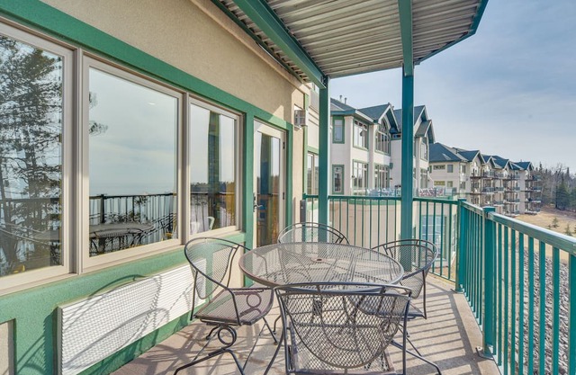 Waterfront Two Harbors Condo w/ Indoor Pool Access