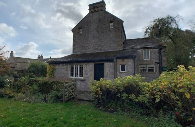 Grade II Listed Peak District Property