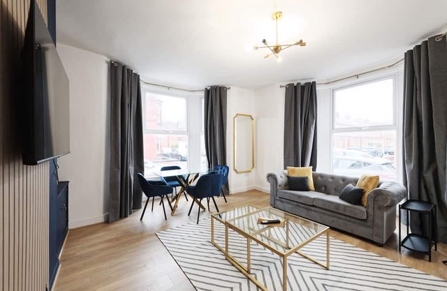 Captivating 2-Bed Apartment in Liverpool