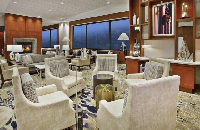 Portland's Waterfront Gem: Indoor Pool | Breakfast | 24h Fitness Center | Pet-Friendly