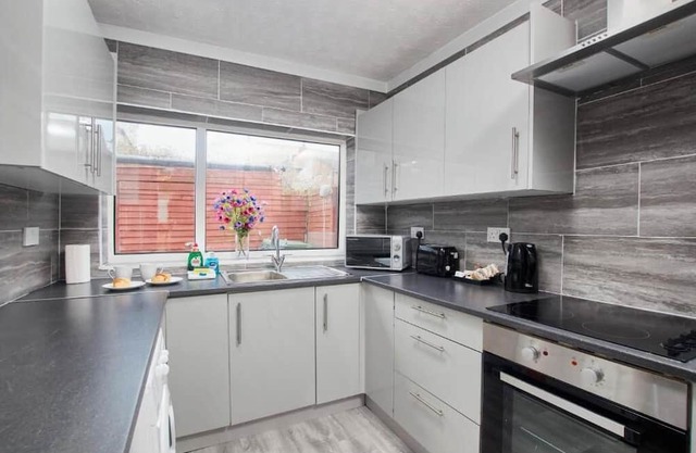 4 Bedroom Kingston House