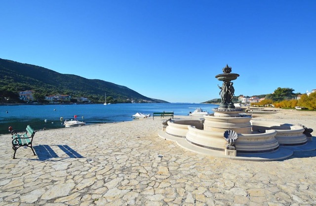 Lovely apartment for 4 people with WIFI, A/C, TV, terrace and parking