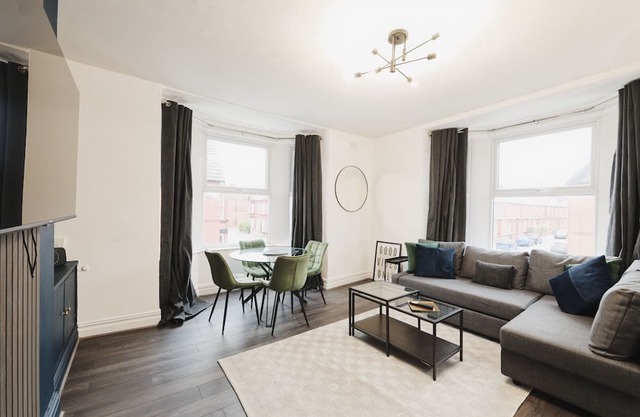 Garmoyle Road Flat 2