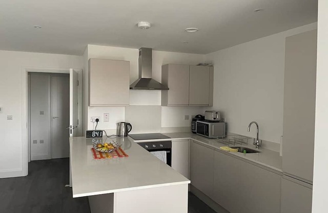 Double BR with a full bathtub in a tranquil location!