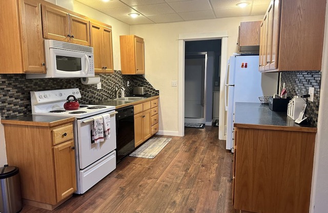 Private apartment 25 minutes from Hayward Field and the University of Oregon!