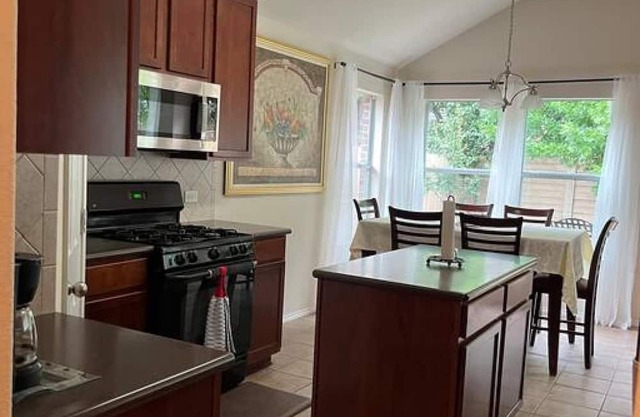 Spacious Luxury 3BD Oasis- TX