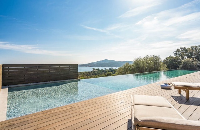 La Scilla Bianca - Five Bedroom Villa, Sleeps 10