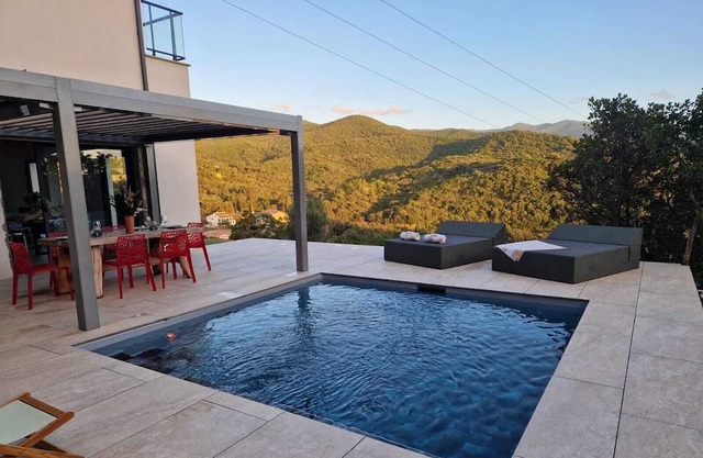 Grande Villa Familiale, 8 Chambres, à 3 Minutes de la Plage et Commodités