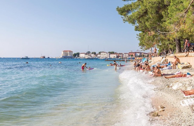 Enjoy relaxing hours in this centrally located vacation apartment.