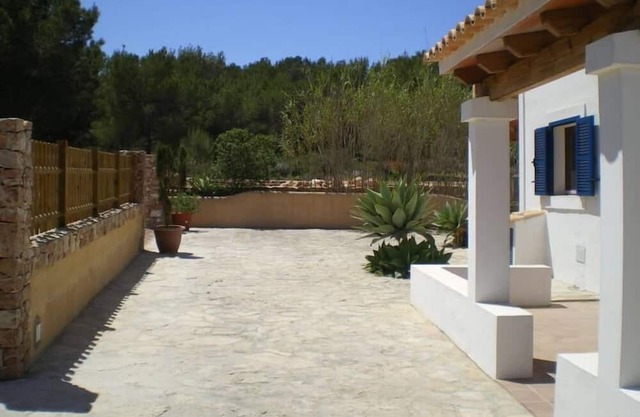 Holiday Home 'Casa 3-H' with Private Terrace, Private Garden and Wi-Fi
