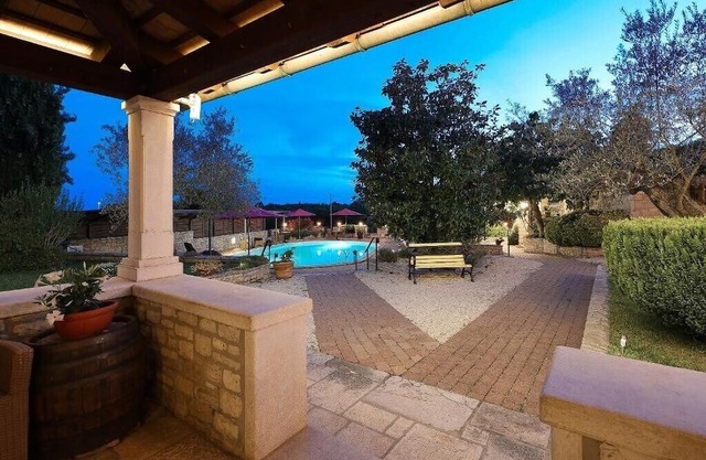 Apartment B&B Dva Baladura with shared swiming pool