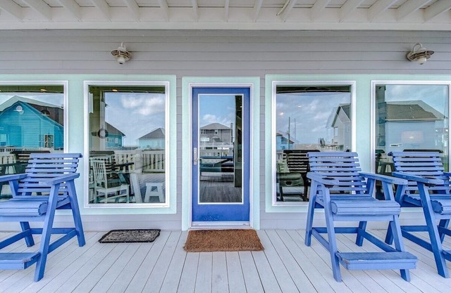Beach Views~Crystal Beach Oasis~4bedrooms