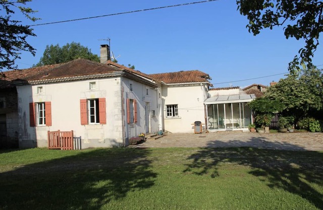 Holiday Home 'La Jarisse' with Private Terrace, Private Garden and Wi-Fi