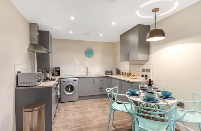 Beautiful Executive Apartment 6