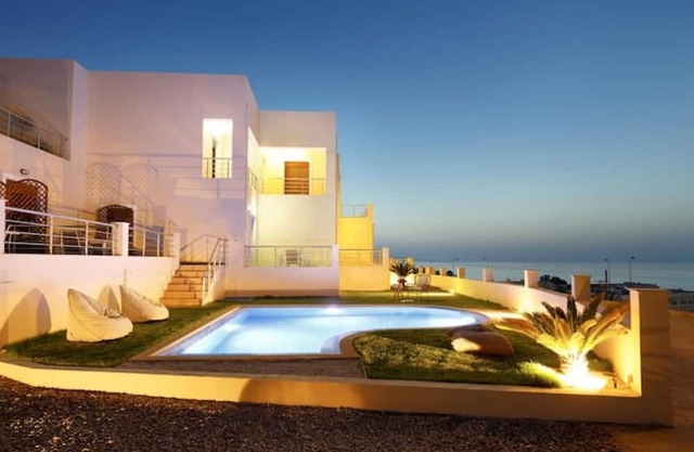 "Cafe Noir" Sky Hill resorts - Sea view Maisonette