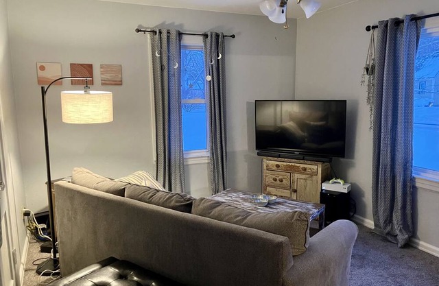 This charming bungalow is located 5 minutes from downtown! A cozy family home.
