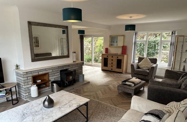 Impeccable 4-Bed House in Bournemouth