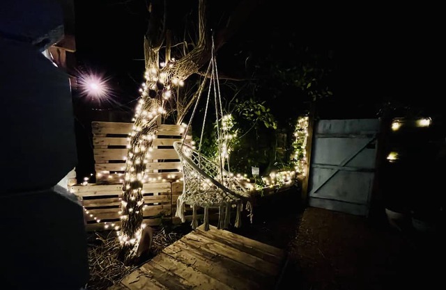 Beautiful Cosy Garden Cabin, 5min walk to beach