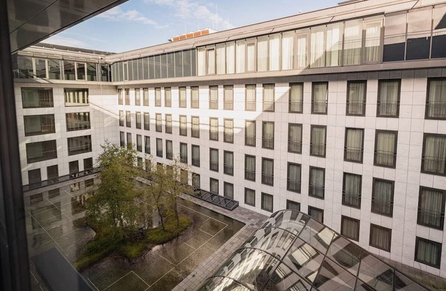 Executive Lounge Available For Business Travelers, 2 Units. Near Alexanderplatz